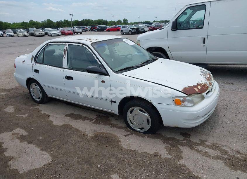 1998 Toyota Corolla CE (VIN 1NXBR12E0WZ080782) main photo