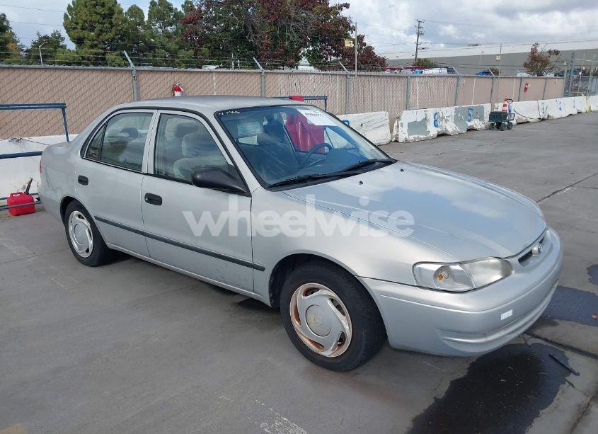 1999 Toyota Corolla CE (VIN 1NXBR12E0XZ250947) main photo