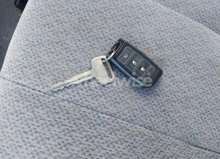 Photo 11 of 2001 Toyota Corolla LE (VIN 1NXBR12E11Z441669)