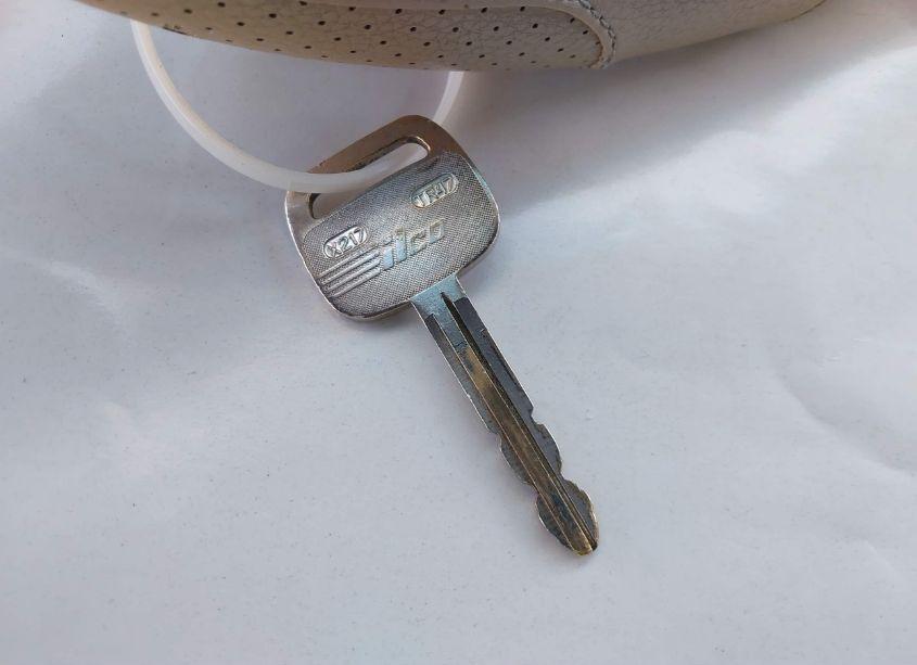 Photo 11 of 2002 Toyota Corolla LE (VIN 1NXBR12E22Z637069)