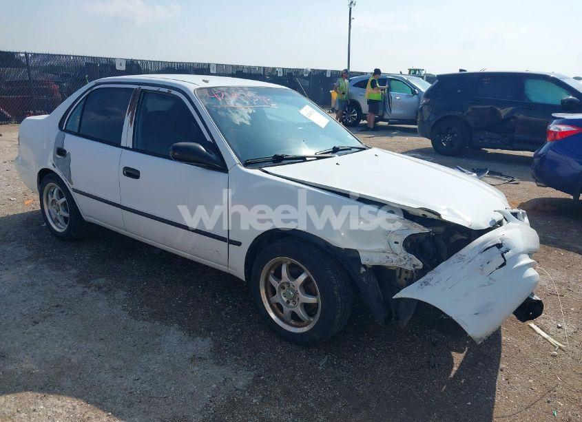 1998 Toyota Corolla CE (VIN 1NXBR12E5WZ025437) main photo