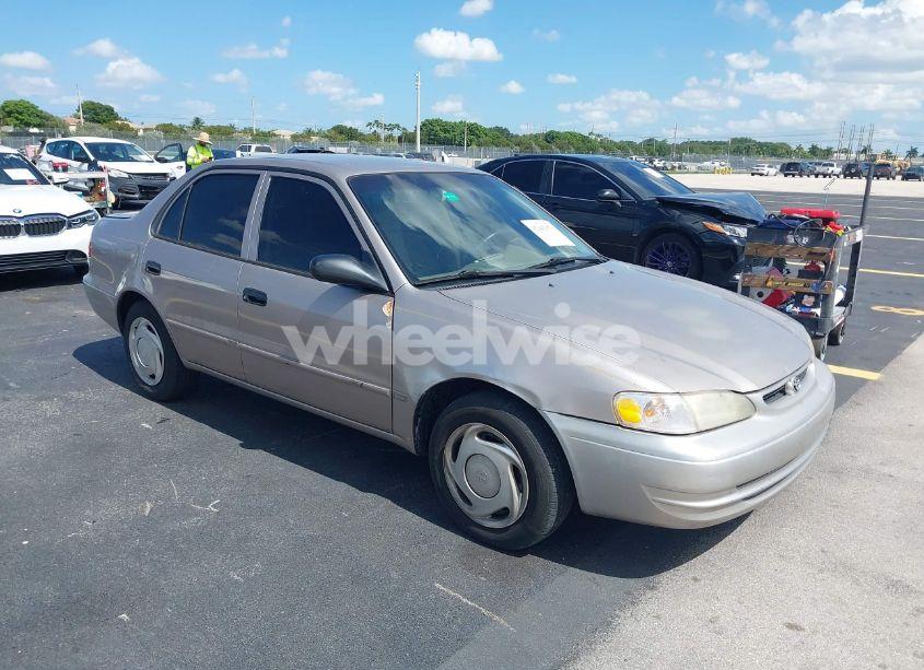 1999 Toyota Corolla CE/LE/VE (VIN 1NXBR12E5X2191135) main photo