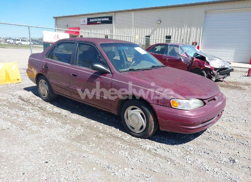 1998 Toyota Corolla CE (VIN 1NXBR12E9WZ121121) main photo