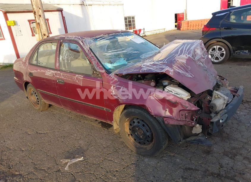 1998 Toyota Corolla CE (VIN 1NXBR12E9WZ138078) main photo