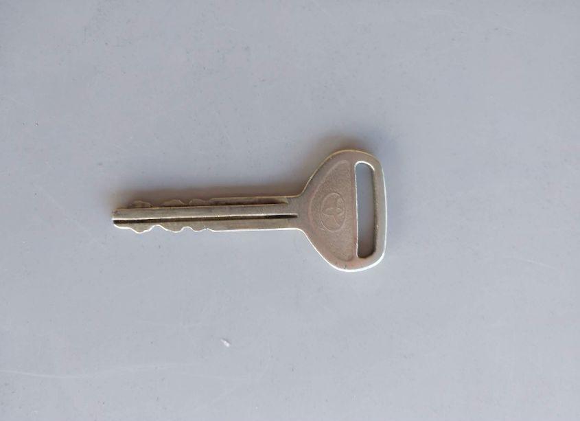 Photo 11 of 2000 Toyota Corolla CE (VIN 1NXBR12EXYZ325008)