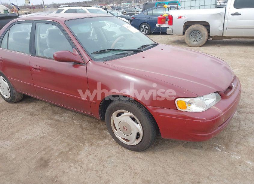 1998 Toyota Corolla LE (VIN 1NXBR18E8WZ082304) main photo