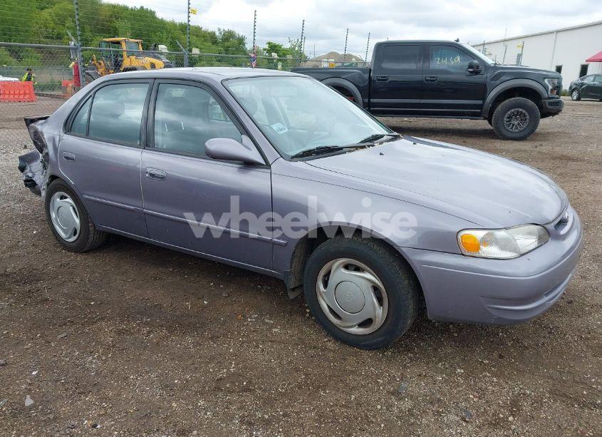 1998 Toyota Corolla CE/LE/VE (VIN 1NXBR18E8WZ119058) main photo