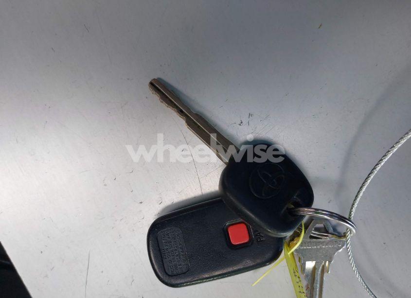 Photo 11 of 2005 Toyota Corolla LE (VIN 1NXBR30E15Z484428)