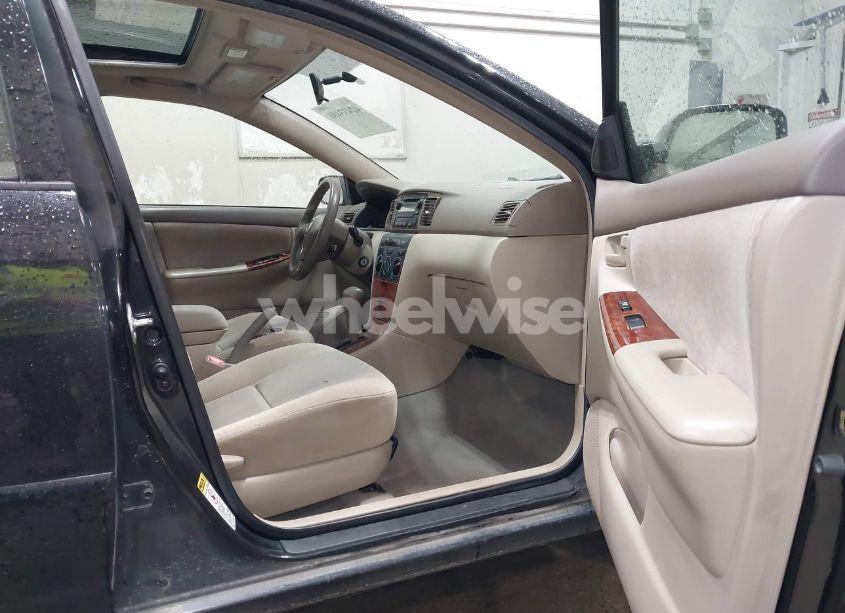 Photo 5 of 2005 Toyota Corolla LE (VIN 1NXBR30EX5Z549941)