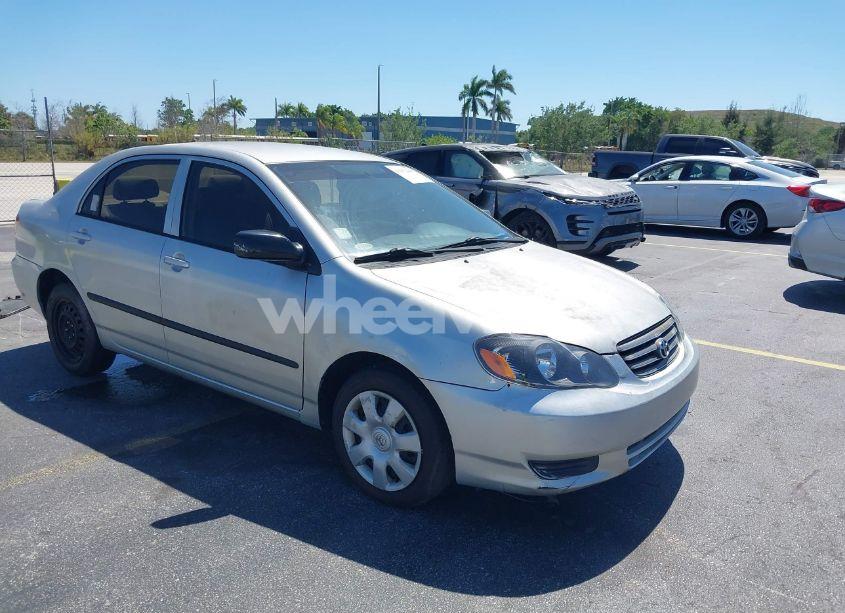 2004 Toyota Corolla CE (VIN 1NXBR32E04Z262135) main photo