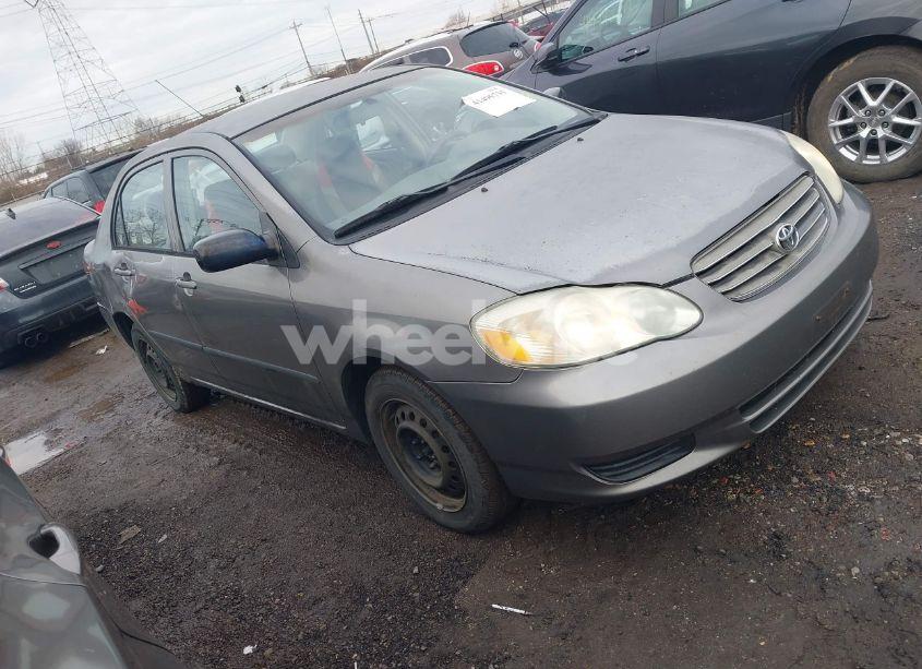 2004 Toyota Corolla CE (VIN 1NXBR32E04Z317568) main photo