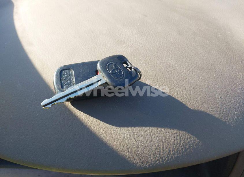 Photo 11 of 2004 Toyota Corolla LE (VIN 1NXBR32E04Z329574)