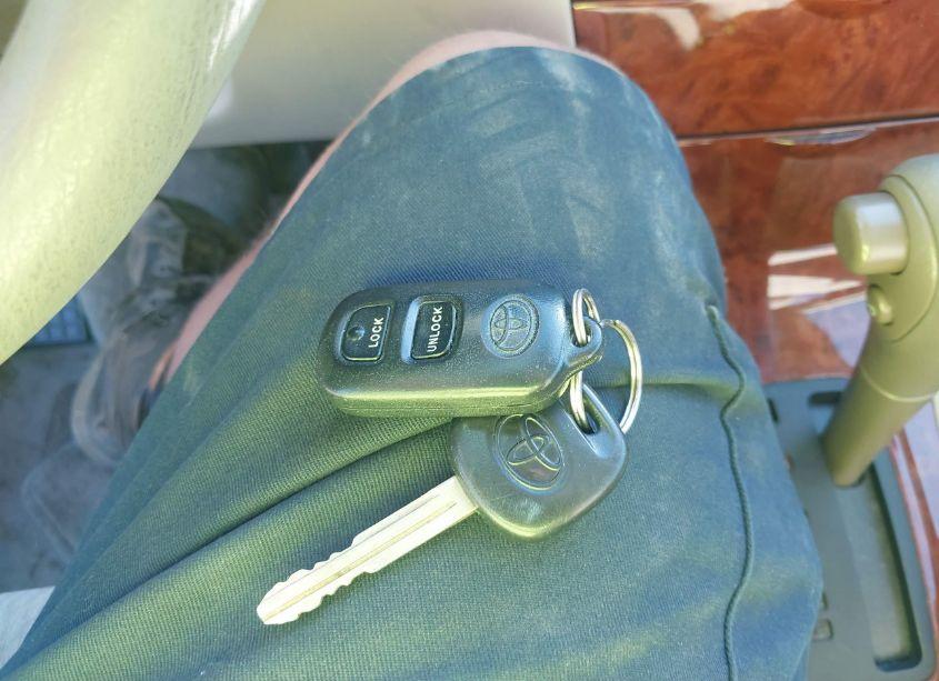 Photo 11 of 2005 Toyota Corolla LE (VIN 1NXBR32E05Z347459)