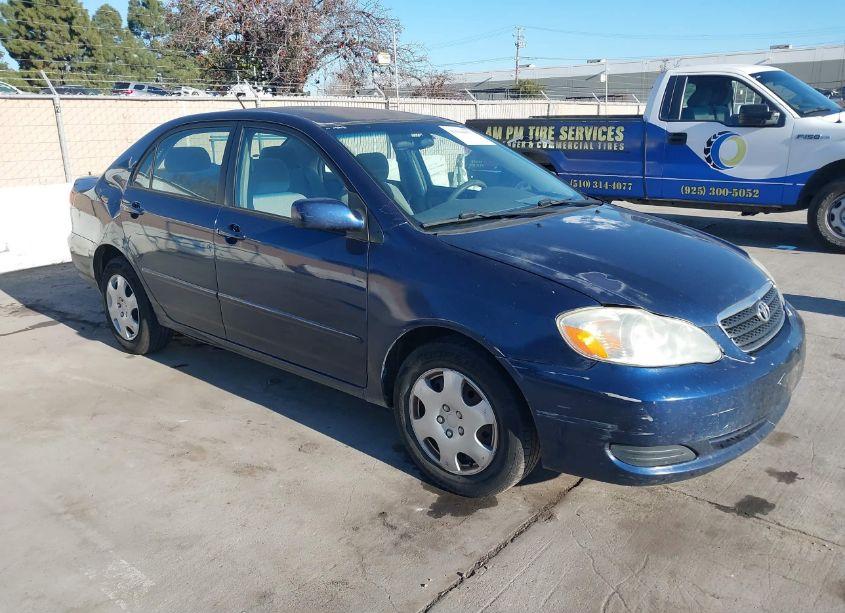 2005 Toyota Corolla LE (VIN 1NXBR32E05Z355237) main photo