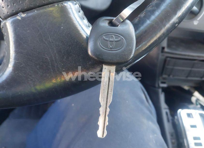 Photo 11 of 2005 Toyota Corolla S (VIN 1NXBR32E05Z457718)