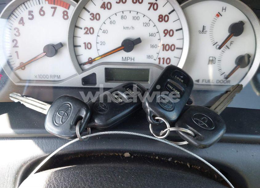 Photo 11 of 2005 Toyota Corolla S (VIN 1NXBR32E05Z458903)