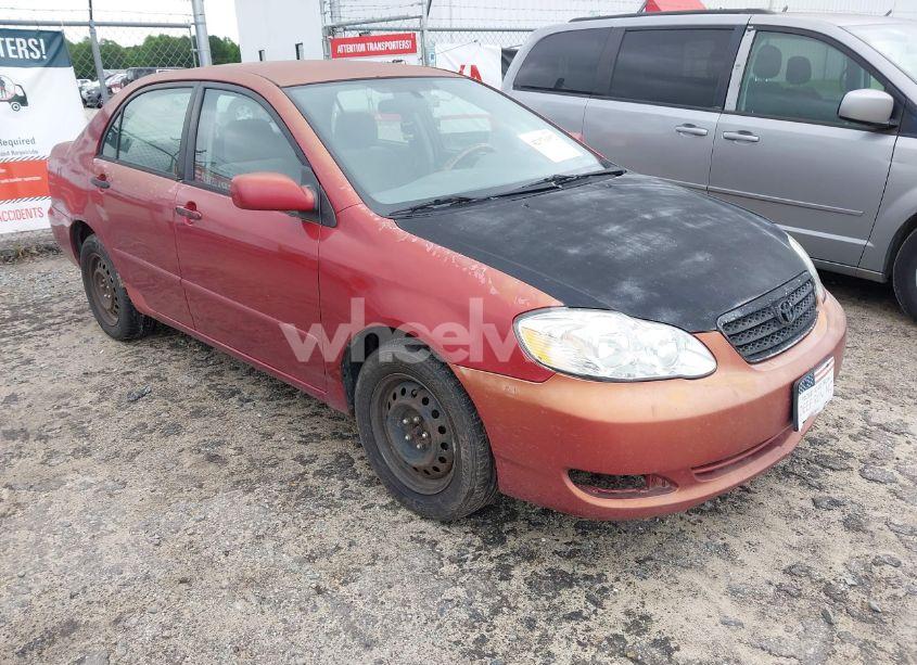 2005 Toyota Corolla LE (VIN 1NXBR32E05Z545667) main photo