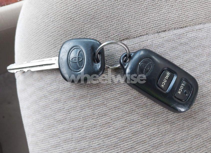 Photo 11 of 2005 Toyota Corolla LE (VIN 1NXBR32E05Z547290)