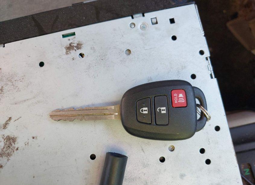 Photo 11 of 2004 Toyota Corolla CE (VIN 1NXBR32E14Z211825)