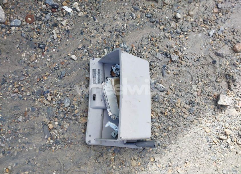 Photo 12 of 2004 Toyota Corolla LE (VIN 1NXBR32E14Z306532)