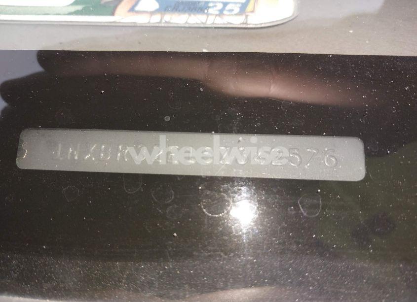 Photo 9 of 2005 Toyota Corolla CE (VIN 1NXBR32E15Z342576)