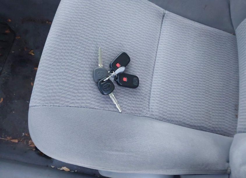 Photo 11 of 2005 Toyota Corolla LE (VIN 1NXBR32E15Z411010)