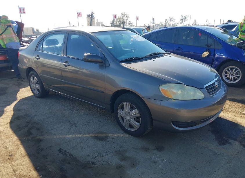 2005 Toyota Corolla CE (VIN 1NXBR32E15Z464063) main photo