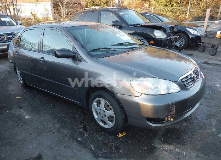 2005 Toyota Corolla CE (VIN 1NXBR32E15Z465911) main photo