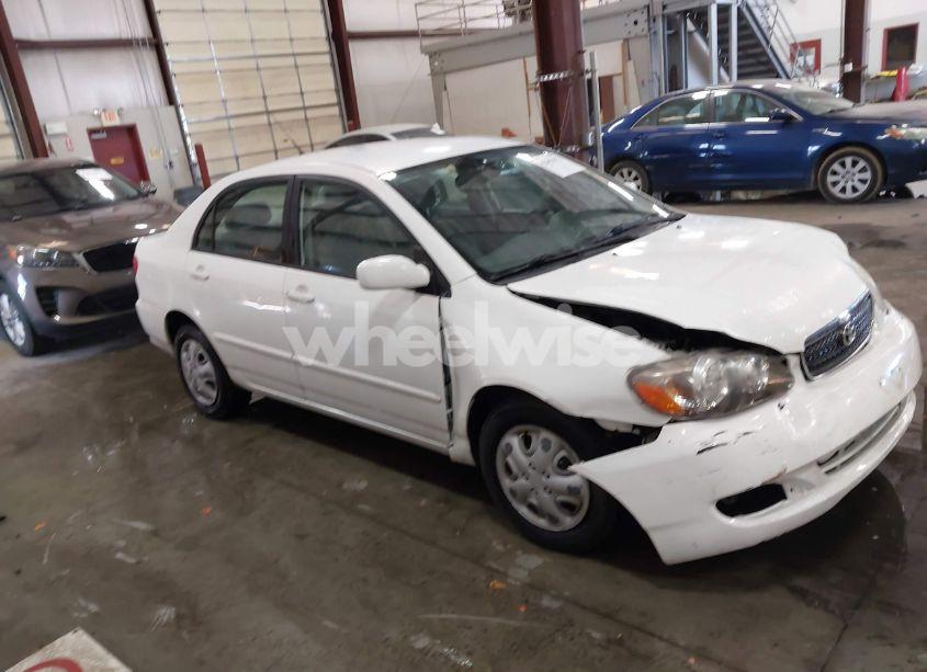 2007 Toyota Corolla LE (VIN 1NXBR32E17Z901904) main photo