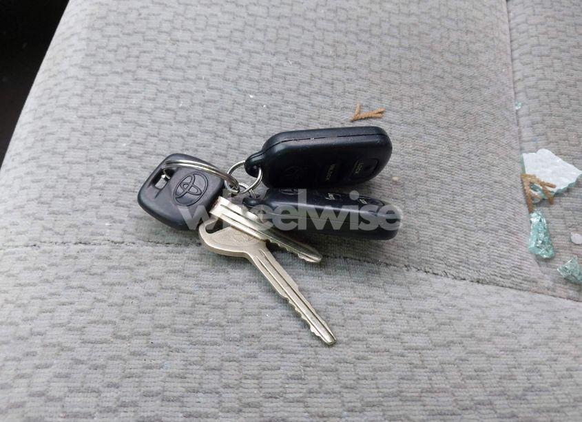 Photo 11 of 2004 Toyota Corolla LE (VIN 1NXBR32E24Z228732)