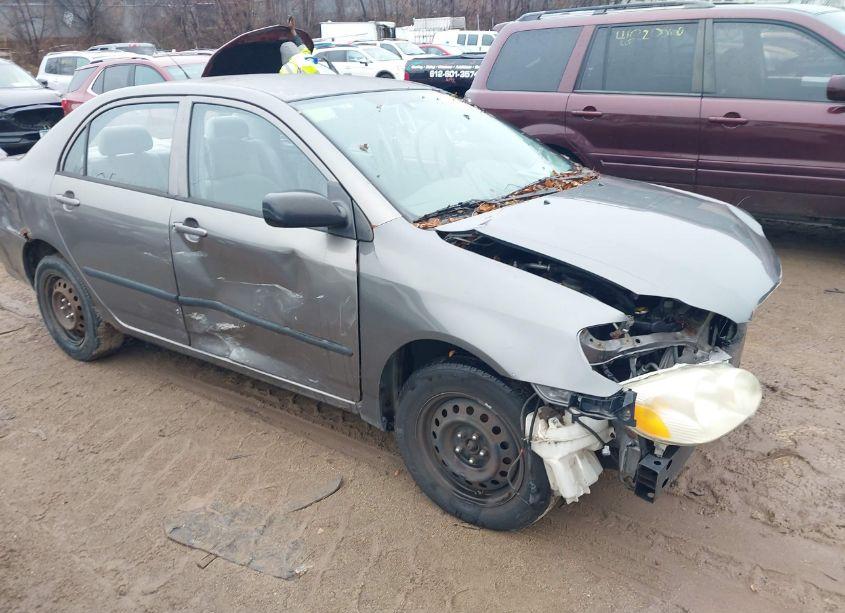 2004 Toyota Corolla CE (VIN 1NXBR32E24Z325235) main photo