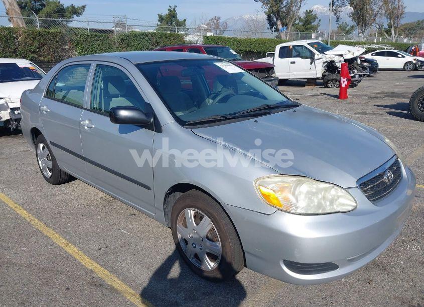2005 Toyota Corolla CE (VIN 1NXBR32E25Z392998) main photo