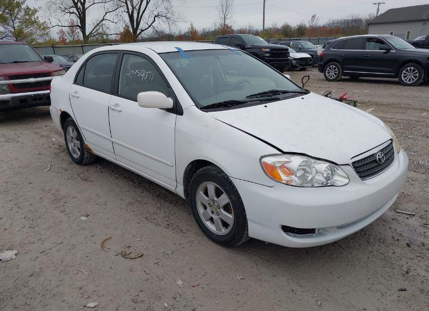 2005 Toyota Corolla LE (VIN 1NXBR32E25Z422792) main photo
