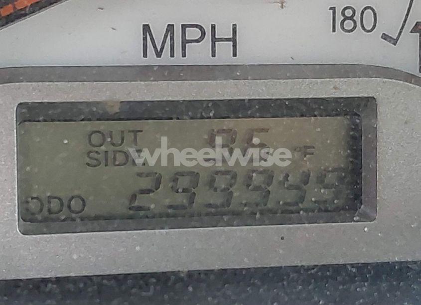 Photo 7 of 2005 Toyota Corolla S (VIN 1NXBR32E25Z547842)