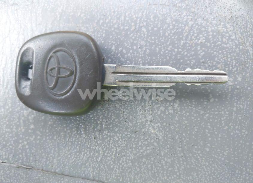 Photo 11 of 2005 Toyota Corolla CE (VIN 1NXBR32E25Z563569)