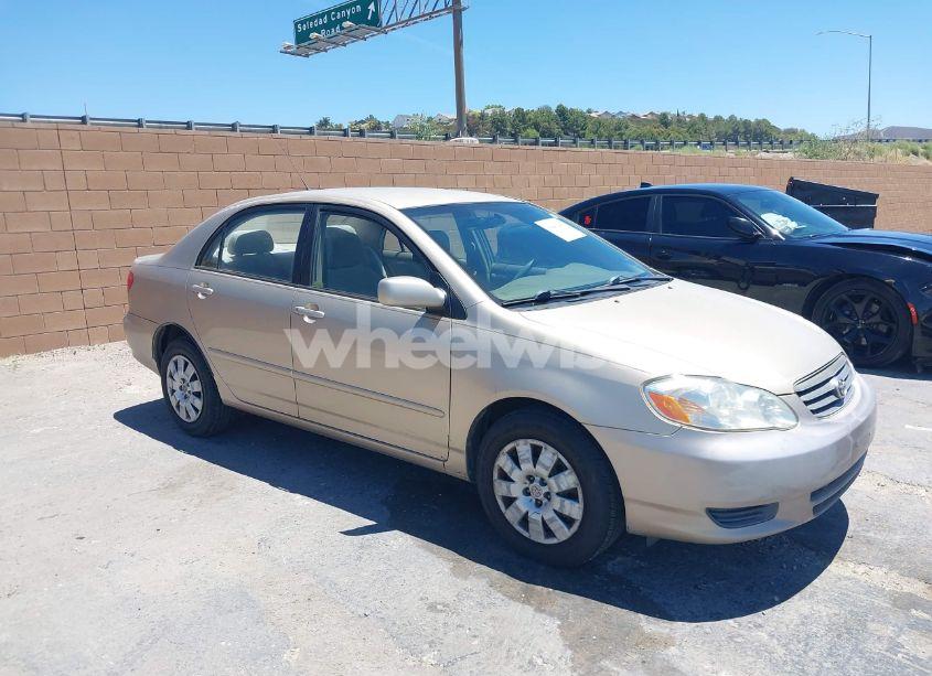 2004 Toyota Corolla LE (VIN 1NXBR32E34Z242736) main photo
