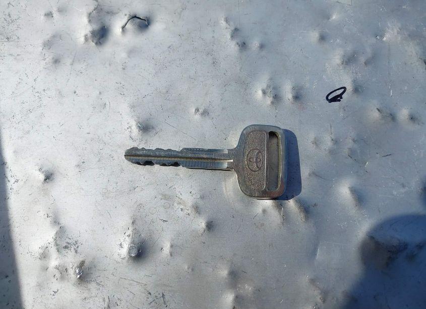 Photo 11 of 2004 Toyota Corolla CE (VIN 1NXBR32E34Z251632)