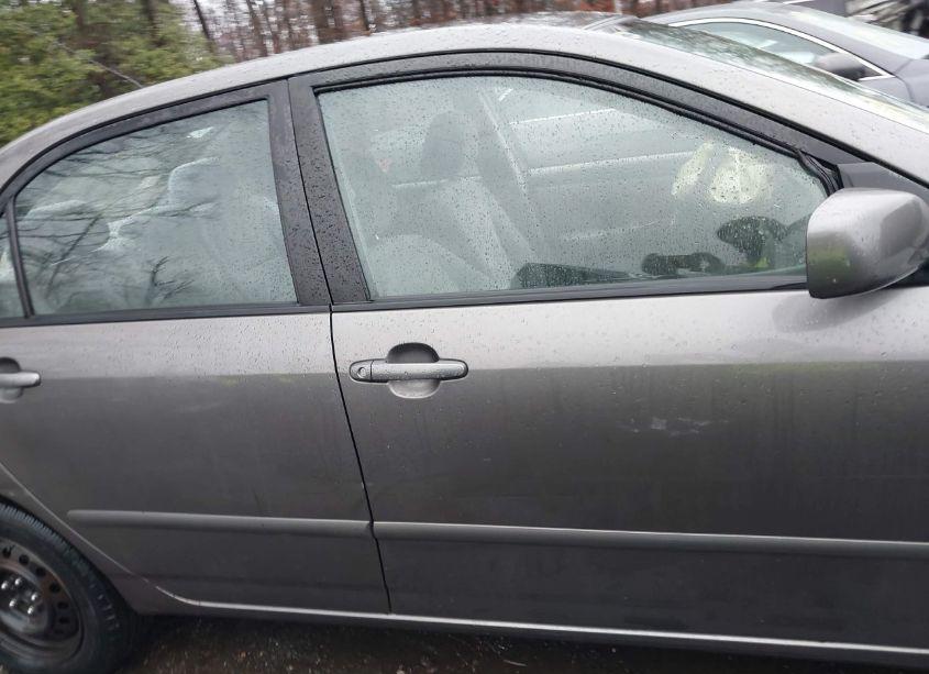 Photo 13 of 2005 Toyota Corolla LE (VIN 1NXBR32E35Z432540)