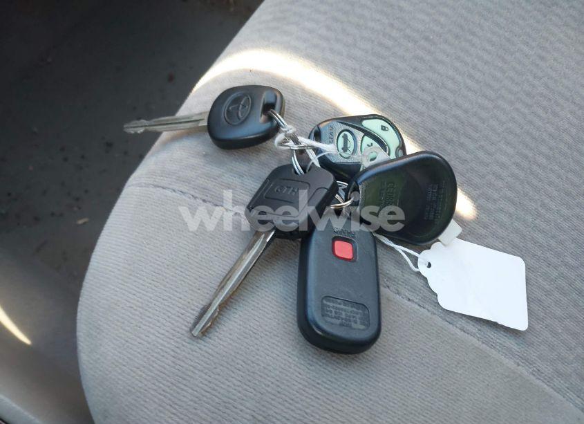 Photo 11 of 2005 Toyota Corolla LE (VIN 1NXBR32E35Z467398)