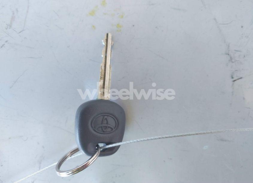 Photo 11 of 2005 Toyota Corolla CE (VIN 1NXBR32E35Z550927)