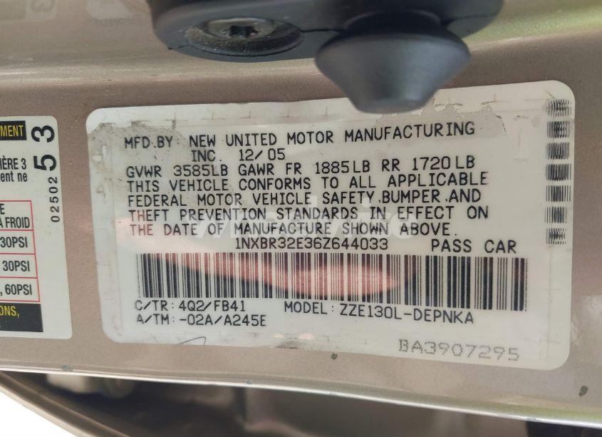 Photo 9 of 2006 Toyota Corolla LE (VIN 1NXBR32E36Z644033)