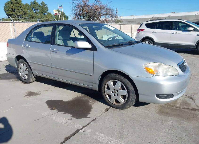2008 Toyota Corolla LE (VIN 1NXBR32E38Z010160) main photo
