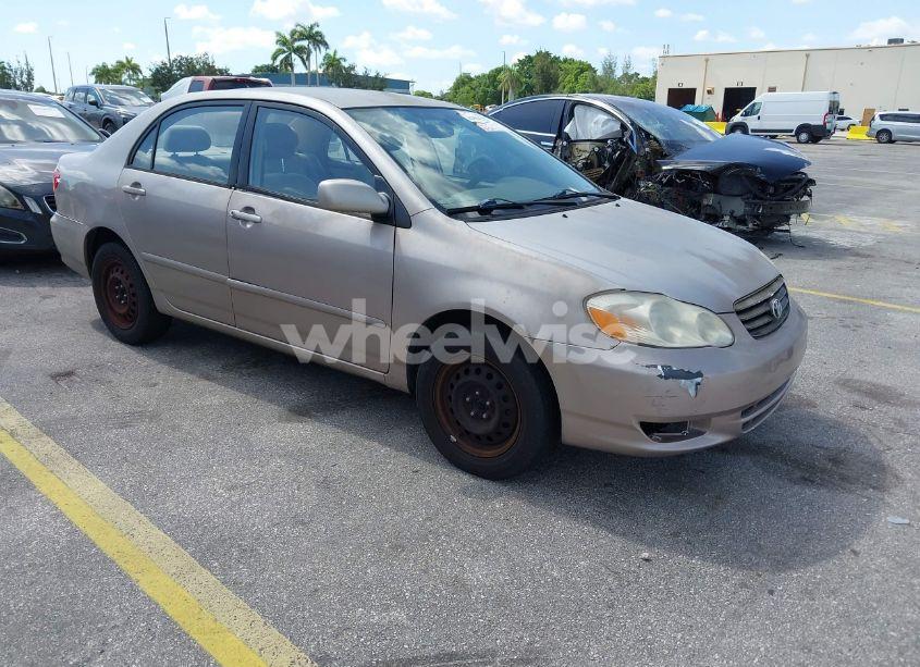 2003 Toyota Corolla LE (VIN 1NXBR32E43Z152347) main photo