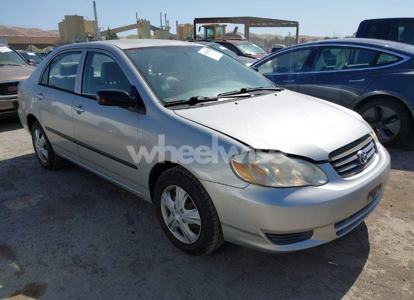 2004 Toyota Corolla CE (VIN 1NXBR32E44Z239330) main photo