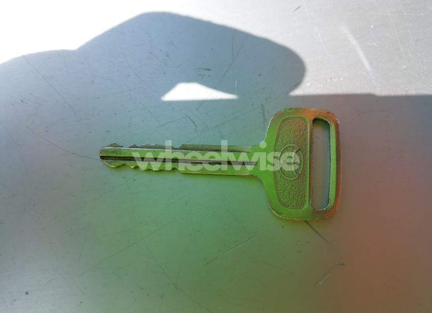 Photo 11 of 2004 Toyota Corolla CE (VIN 1NXBR32E44Z239330)