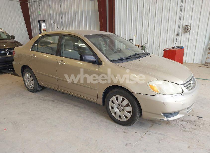 2004 Toyota Corolla LE (VIN 1NXBR32E44Z325866) main photo
