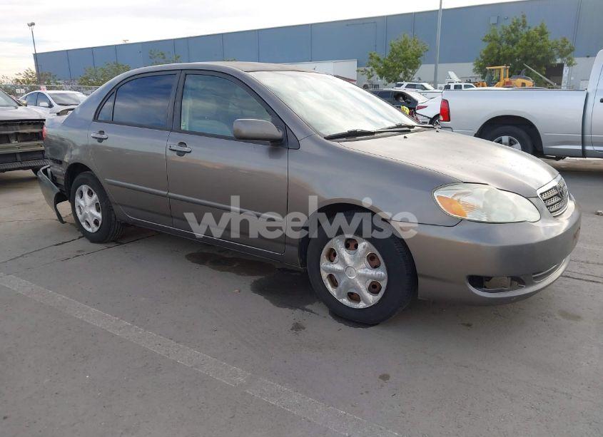2005 Toyota Corolla LE (VIN 1NXBR32E45Z542593) main photo