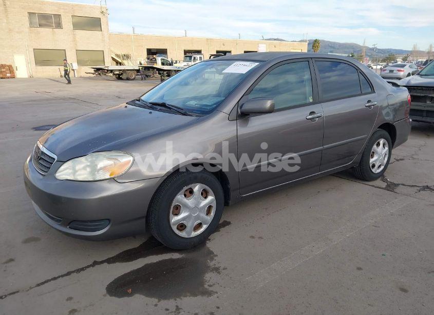 Photo 2 of 2005 Toyota Corolla LE (VIN 1NXBR32E45Z542593)