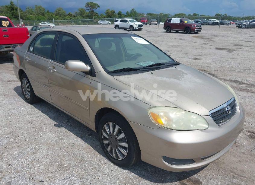 2005 Toyota Corolla LE (VIN 1NXBR32E45Z552704) main photo