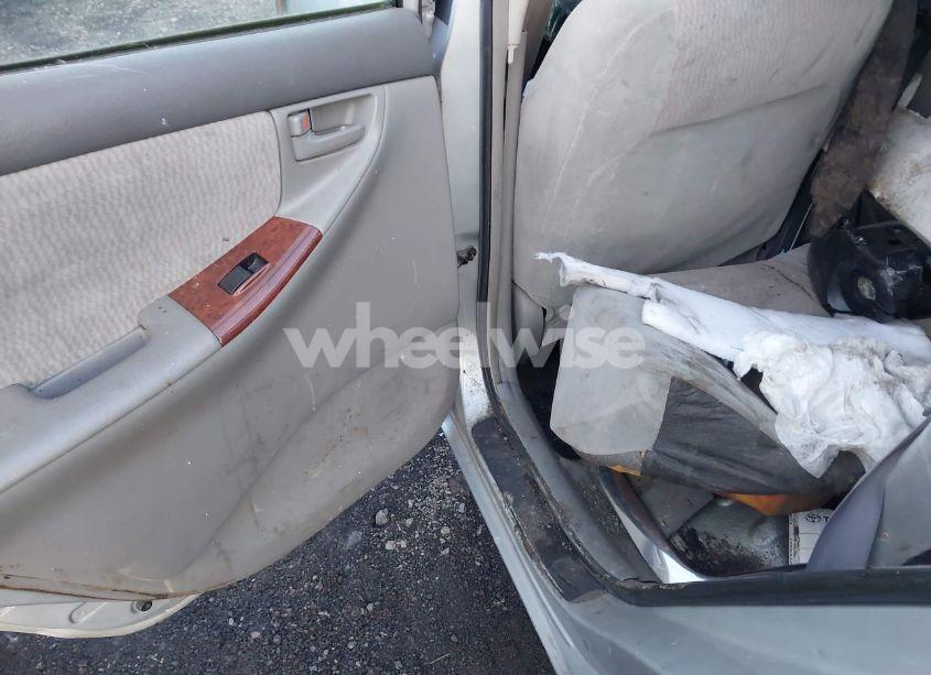 Photo 8 of 2007 Toyota Corolla LE (VIN 1NXBR32E47Z796341)